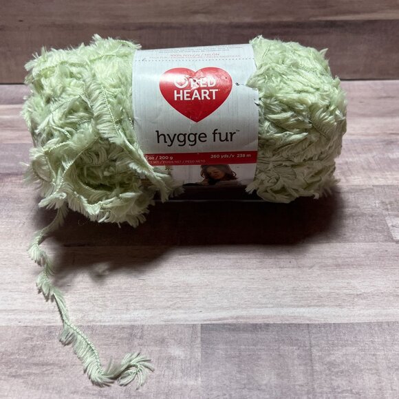 Red Heart Hygge Fur Yarn Eucalyptus Color Bulky Weight 7oz 260yds 100% Nylon - Picture 1 of 6